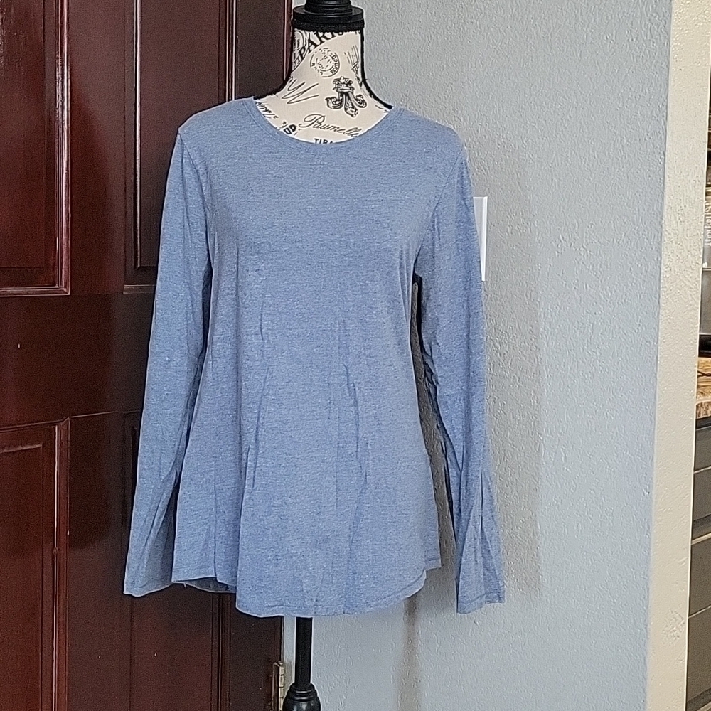 Hanes Long Sleeve Crew Neck T-Shirt Like New